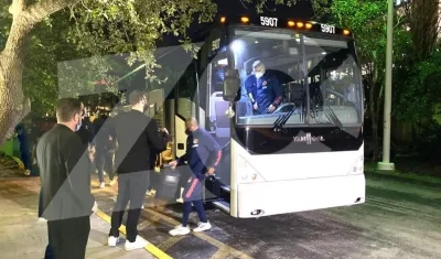 Llegada de la tricolor al sitio de concentración.