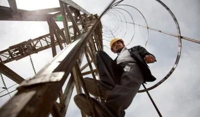 El mercado laboral muestra la paradoja de un mundo rico donde faltan trabajadores para empleos no cualificados, principalmente en Estados Unidos.