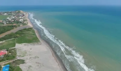 La mujer se bañaba en este sector de playa cuando ocurrió la tragedia. 