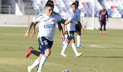 Juan Fernando Quintero durante un partido de práctica con Colombia.