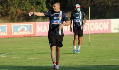 Juan Cruz Real, entrenador de Junior. 