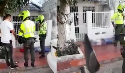 El presunto delincuente baleado fue llevado por la Policía a la Campbell. 