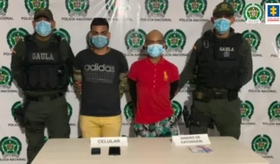 Los dos capturados por el Gaula de la Policía. 