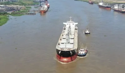 Las nuevas condiciones del canal de acceso permitieron el aumento de los calados operacionales.