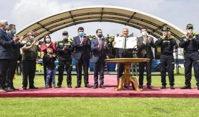 El Presidente Iván Duque, tras la sanción de la Ley.