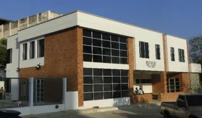 Los cuerpos de las víctimas fueron llevados a Medicina Legal, en Cartagena. 