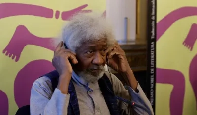 Wole Soyinka, primer africano en recibir el Premio Nobel de Literatura.