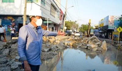 El alcalde Rodolfo Ucrós en el lugar de las obras. 