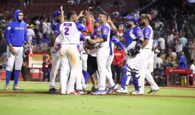Ronald Ramírez celebrando con sus compañeros,