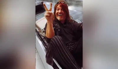 Roban maleta con computador a Kai Hansen