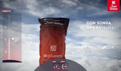 Bolsa de café en el espacio.