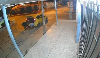 Robo de tapa de alcantarilla.