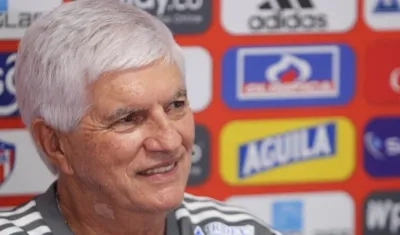 Julio Comesaña, entrenador del Junior. 