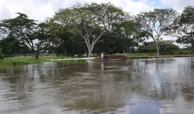 El alto nivel del río Magdalena amenaza Salamina y otras poblaciones ribereñas.