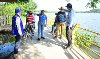 Recorrido de autoridades en el Embalse del Guájaro.