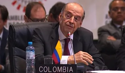 El canciller Álvaro Leyva agradece el respaldo de la OEA a la 'paz total'.