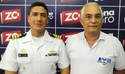 Los capitanes Carlos Uribe y Javier Rodríguez. 