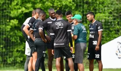 Jorge Luis Pinto en un entrenamiento del Deportivo Cali. 