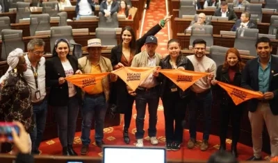 Varios parlamentarios celebran la decisión sobre Escazú est lunes.