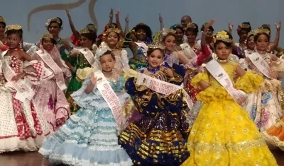 Ganadoras del Reinado Intercolegial de la Cumbia 2022.