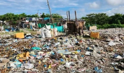 El basurero a cielo abierto de La Concepción ocupa 7.8 hectáreas a orillas del río Magdalena.