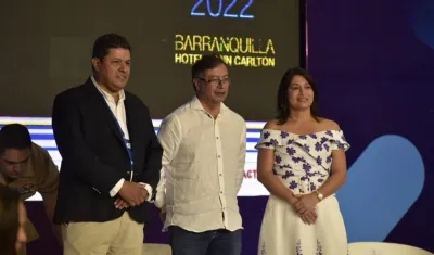 Jairo Pulecio, Gustavo Petro y Rosmery Quintero