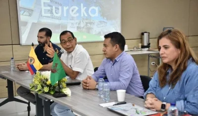 El Ministro Arturo Luna, el rector José Consuegra, la vicerrectora de Innovación, Paola Amar, y José Consuegra, decano de Ciencias de la Salud.