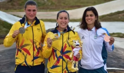 Mariana Pajón con el oro, Gabriela Bolle, con medalla de plata y la argentina la argentina Agustina Cavalli, bronce.