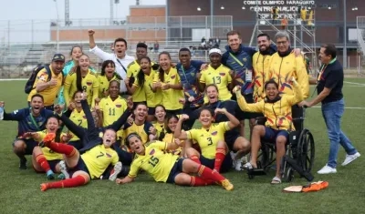 Jugadoras de la Selección Colombia de fútbol que fue a los Juegos Sudamericanos. 