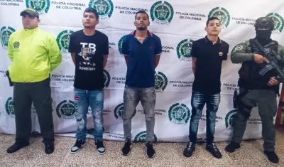 Los tres capturados.