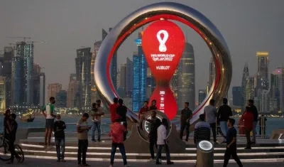 Hinchas en una plaza de Catar. 