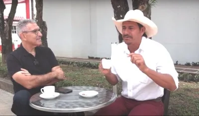 El periodista Jorge Cura con el 'Llanerazo'.