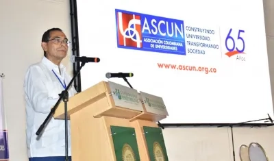 El rector de la Universidad Simón Bolívar, José Consuegra Bolívar.