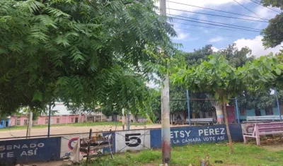 En esta cancha se encontraba el albañil con sus amigos cuando fue baleado. 