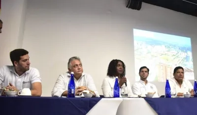 La Ministra María Isabel Urrutia instalando el evento.