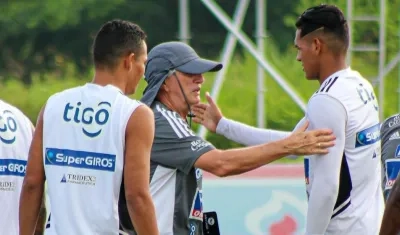 Julio Comesaña, entrenador del Junior. 