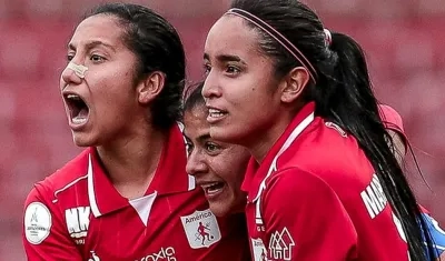 Celebración de jugadoras del América.