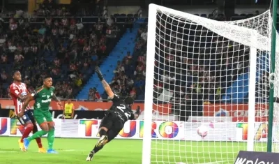 Primer gol de Luis 'Cariaco' González.