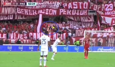 Momento de la expulsión de Facundo Boné. 