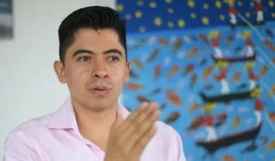 Ariel Ávila, senador. 