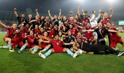 Jugadoras y cuerpo técnico de la Selección Sub-17. 
