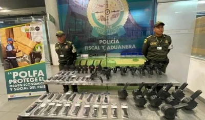 Material incautado al teniente coronel Jorge Esteban Bautista López.