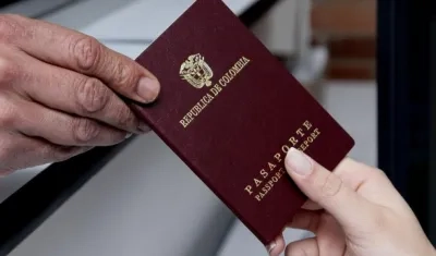 La Cancillería pidió tramitar con tiempo el cambio de pasaporte para esos dos grupos poblacionales