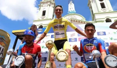 Podium del Clásico RCN