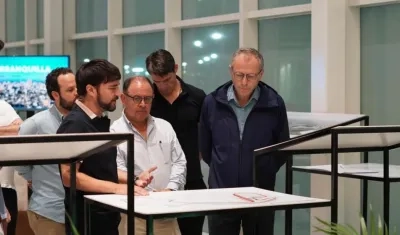 El Alcalde Jaime Pumarejo y el presidente de la Fórmula Uno, Stefano Domenicali.