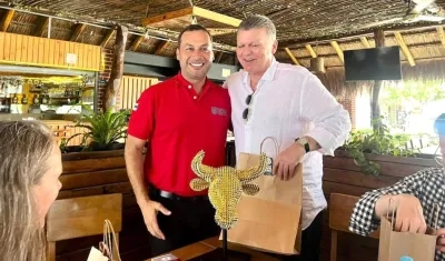 El Alcalde José Fernando Vargas con el Embajador de Suiza Eric Mayoraz.