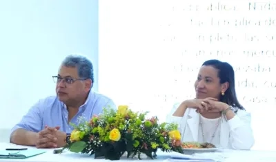 El Superintendente y la Ministra de Salud durante el acto en Aracataca.