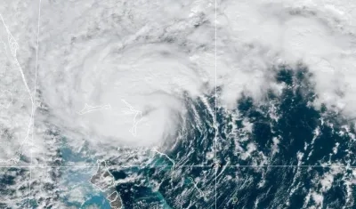 Ojo del huracán Nicole.