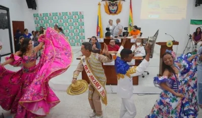 Natalia de Castro, la reina Natalia De Castro, Sebastián Guzmán, Tahiana Rentería y Diego Andrés Chelia, la comitiva real, armó la fiesta.