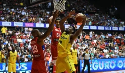 Acción del juego entre Colombia y Puerto Rico. 